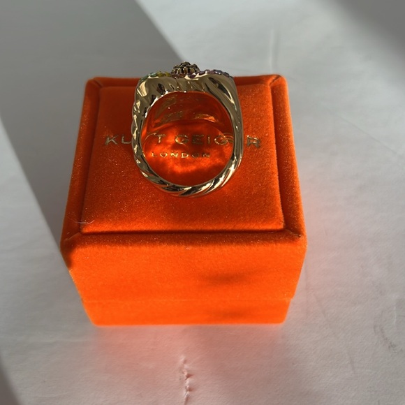 Authentic Kurt Geiger Pave Crystal Rainbow Heart Ring Eagle Head Gold Size 9 NWT - Picture 7 of 9
